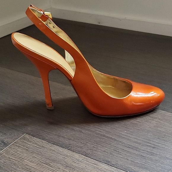 ๐ HOST PICK ๐ Guess by Marciano Patent Leather Slingback Heels - Picture 6 of 13